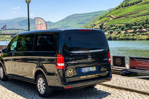 Z Porto: Dolina Douro z wycieczką łodzią, degustacją wina i lunchemWycieczka w języku francuskim z odbiorem z hotelu