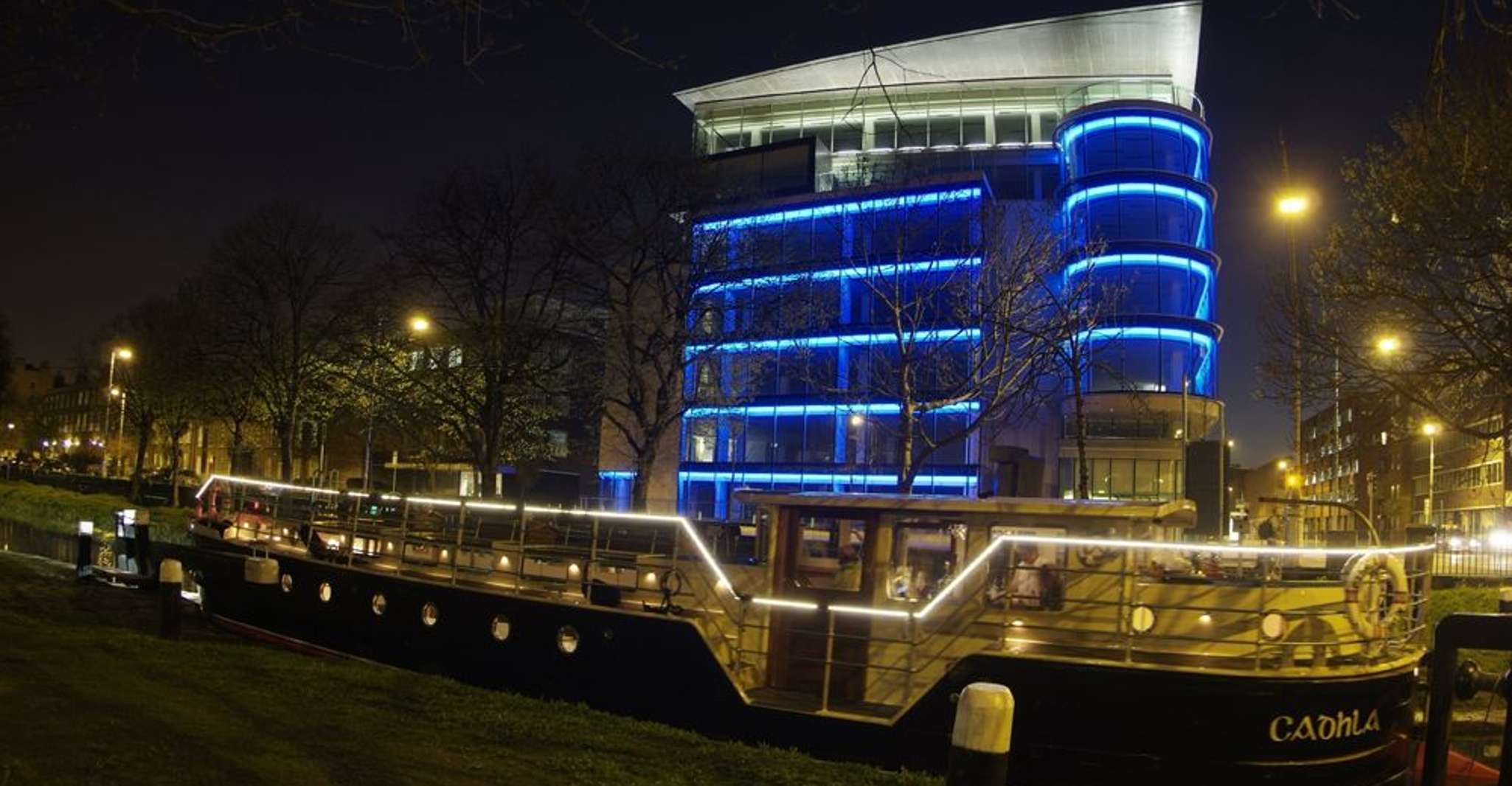Dublín, crucero por el Gran Canal con cena - Hizvo