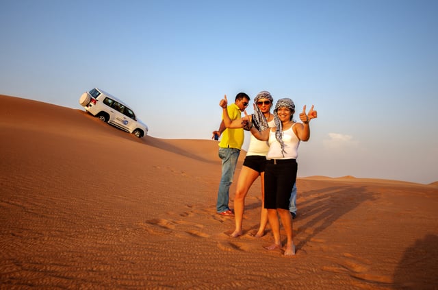 Dubai: Stadtrundgang, Wüstensafari, Sandboarding &amp; Kamelritt