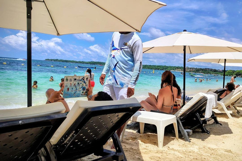 Cartagena: Playa Tranquila Barú Day Pass + Welcome Cocktail