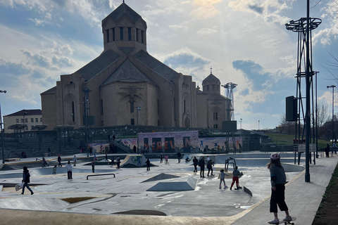 Yerevan: Guided City Tour by Car and on Foot