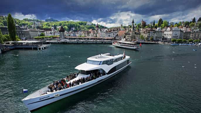 lucerne 1hour cruise on panoramic yacht