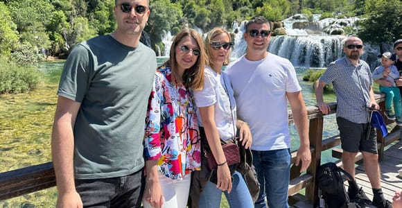 Von Makarska aus: Tagestour zu den Krka-Wasserfällen und Šibenik Von Makarska aus: Tagestour zu den Krka-Wasserfällen und Šibenik