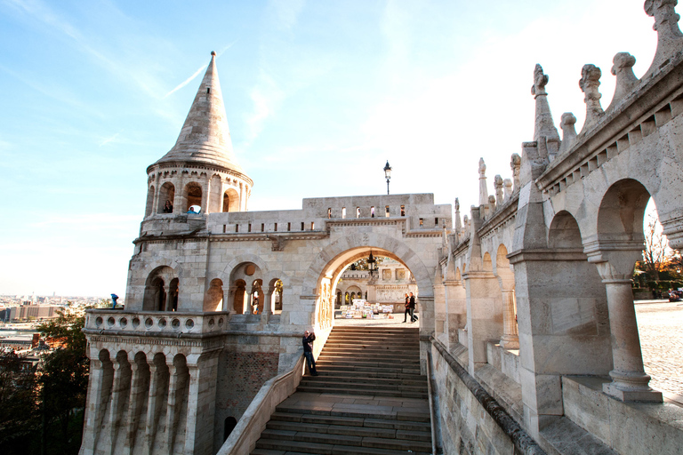 Budapest: Highlights Walking Tour with Strudel House Stop