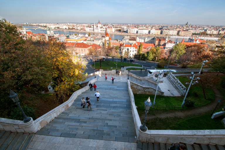 Budapest: Highlights Walking Tour with Strudel House Stop