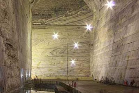 Bucharest: Slanic Salt Mines and Wine Tasting Tour