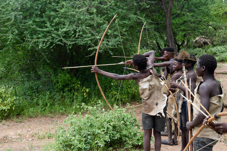 Au départ d'Arusha : circuit du lac Eyasi, des villages Datoga et HadzabeAu départ d'Arusha : visite du lac Eyasi, des villages Datoga et Hadzabe