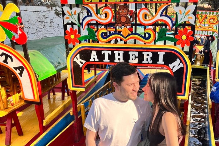 Musique et tequila à Xochimilco, visite de Coyoacán et CUMusique et Tequila à Xochimilco visite Coyoacán et CU