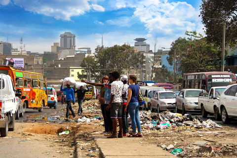 Tour a pie por los barrios marginales de Kibera