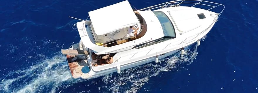 Bodrum : visite privée en motoryacht avec arrêts baignade et déjeuner