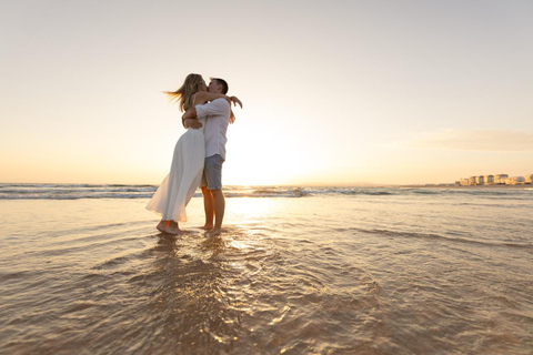 Gran Canaria: Private Playa del Inglés Holiday Photoshoot Standard: 20 photos | 30 mins
