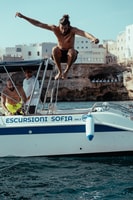 Polignano a cavalla, crociera di motoscafo a grotte con aperitivo - Housity