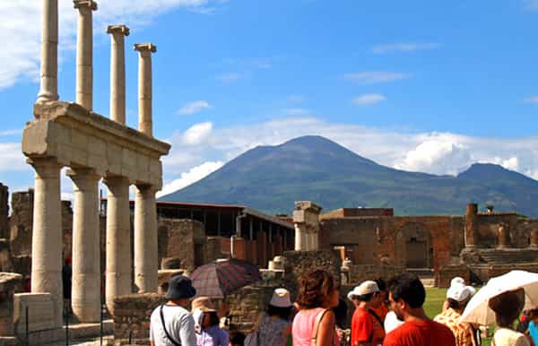 da napoli pompei sorrento e positano day tour