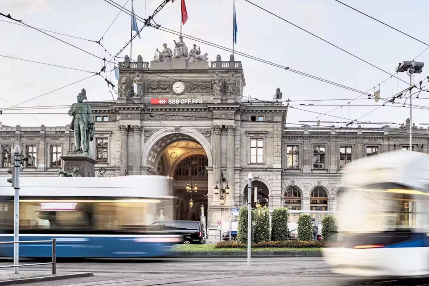 Zurich: ZVV 1-Day Pass with Unlimited Zone 110 & 121 Travel