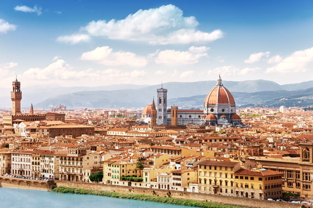 Transfert entre Florence et Rome avec arrêt touristique