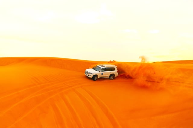 Dubai: Safari nel deserto con cena BBQ e opzioni Quad Biking