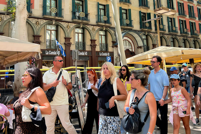 Barcelone : visite à pied de la Sagrada Família et du quartier gothiqueEnglish Guide