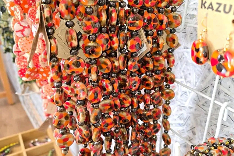 Nairobi: Kazuri Beads Factory Tour With Round-trip Transfer Nairobi: Guided Kazuri Beads Factory & Giraffes Centre Tour.
