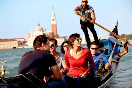 Venedig: Gondelfahrt auf dem Canal Grande