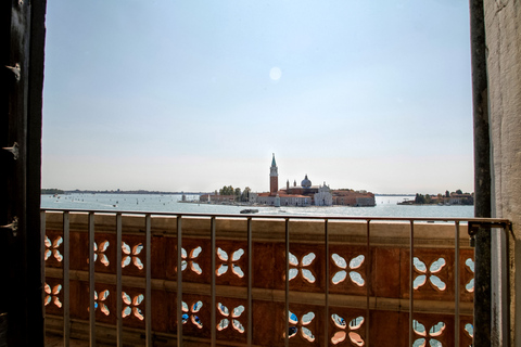 Doge's Palace, St. Mark's Basilica and Venice Walking Tour Italian Tour