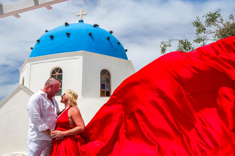 Santorini: Private Photoshoot with Dress Rental & Transfer