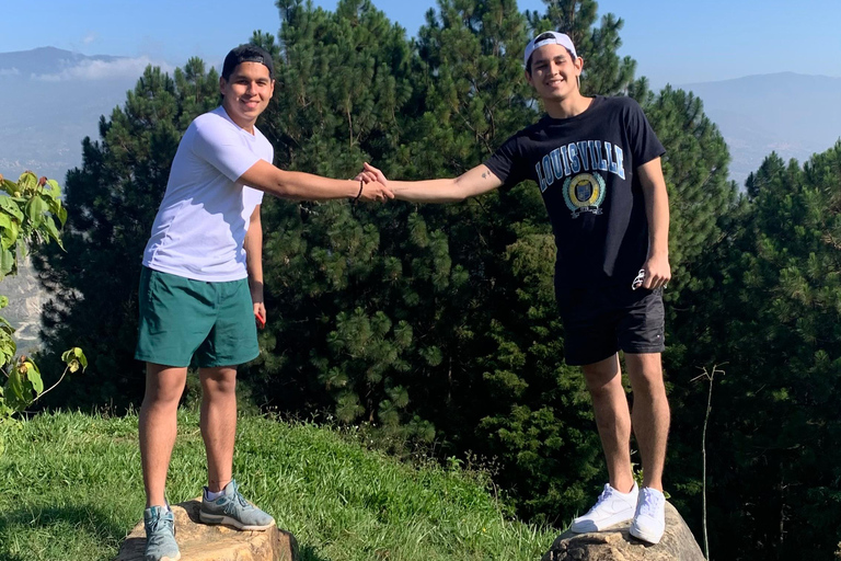 MEDELLÍN: Wandelen naar de wolken: ontdek de Cerro de las 3 Cruces (heuvel met 3 kruizen)