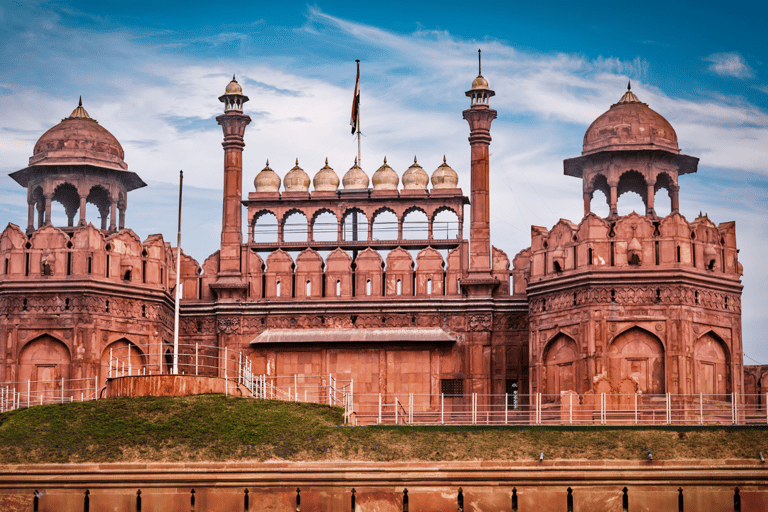 Golden Triangle Saga: A Story Behind Every Monument Tour With Tour Guide and AC Car