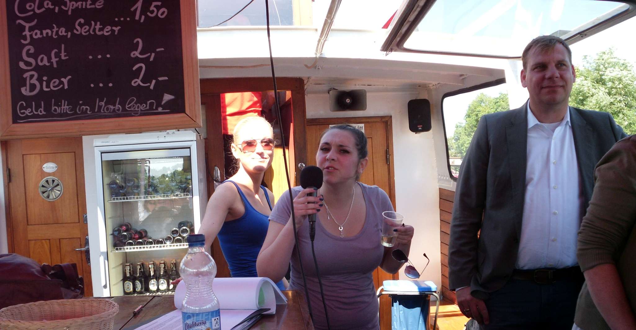 Hamburg, 1-Hour Harbor Cruise - Hizvo