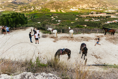 Heraklion : Excursion d'une journée à cheval à Finikia avec déjeuner