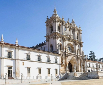 Alcobaça: Entry to UNESCO Alcobaça Monastery
