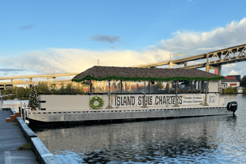 Portland, Oregon: rejs z paradą świątecznych statków (2 godz.)2-godzinne rejsy świątecznymi statkami w stylu wyspiarskim