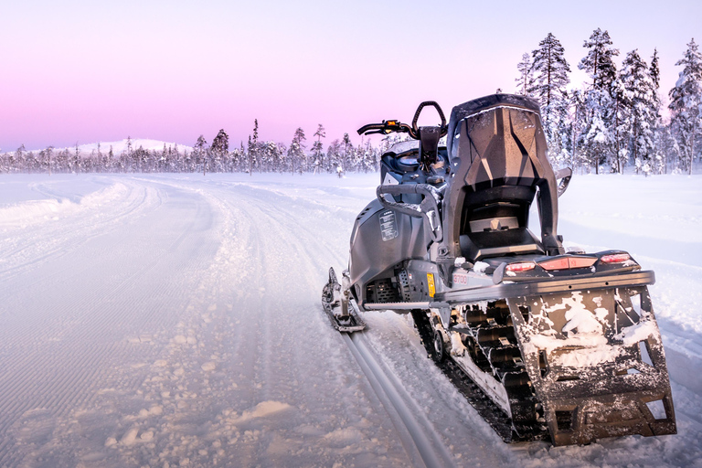 Levi: 3 uur sneeuwscootersafari rond Levi met koffiepauze