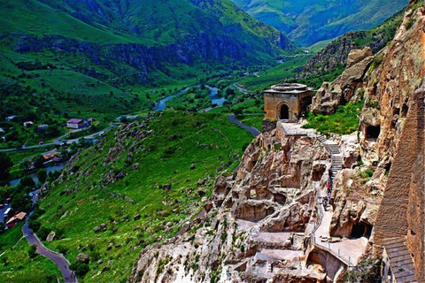 Vanuit Tbilisi: Vardzia, Rabati en Borjomi Tour