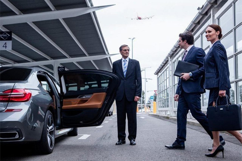 Vancouver: Private Transfer to Whistler with Stops Private & Butler Service