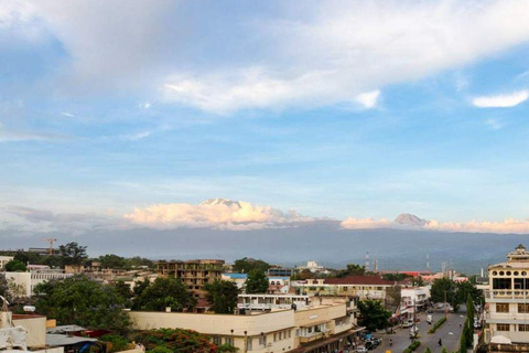 Arusha: 6-Day Tanzanian Nature Walk and Wildness Adventure