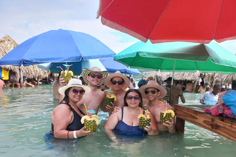 Cartagena: Disfruta de un paseo en barco privado a las Islas del Rosario