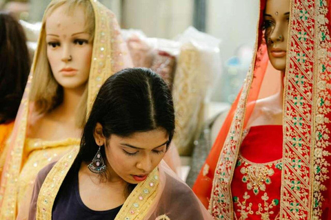New Delhi: Local Shopping Tour by Car