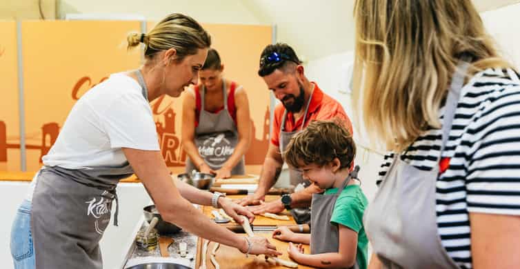 Budapest: Hungarian Chimney Cake Workshop in the City Center