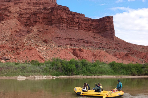 Moab: Fisher Towers Half-Day Rafting Trip
