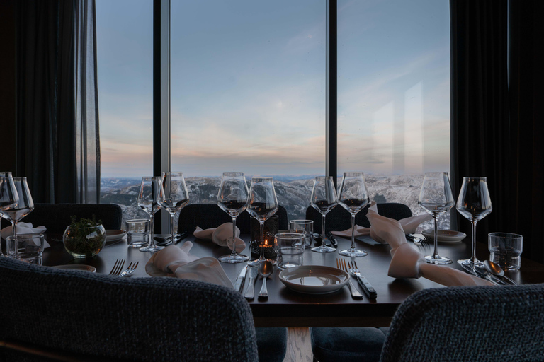 Ulriken Bergen: Enjoy a 5-course dinner with panoramic views