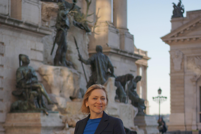 Buda Castle Walking Tour + Professional Photoshoot