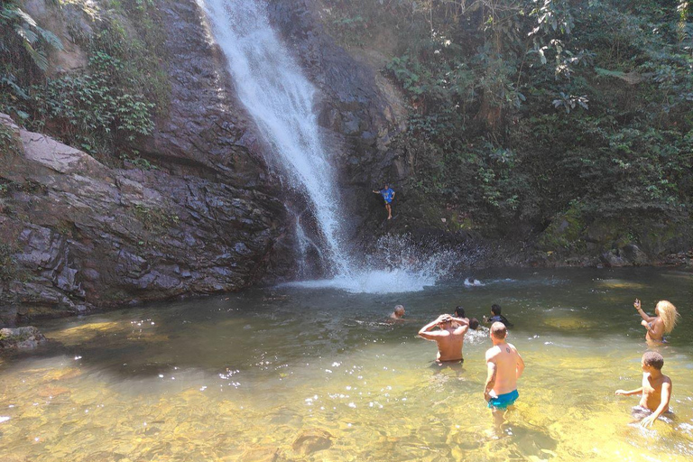 Największa tyrolka/Jaskinia i wodospad Biausevu Wycieczka odkrywczatylko hotele w rejonie wybrzeża koralowego (odbiór i transport powrotny)