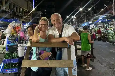 Manila: Chinatown Nighttime Tour by Tuk-Tuk