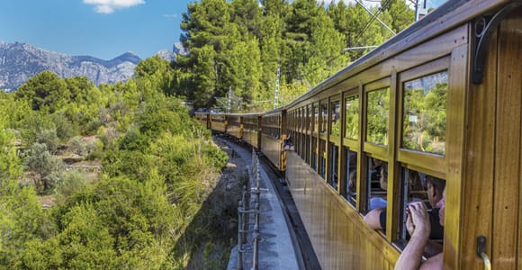 Mallorca: Inseltour mit Boot, Zug, Straßenbahn und Bus