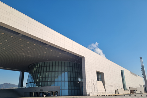 Seoul: National Museum & War Memorial Korea Small Group Tour English Guide