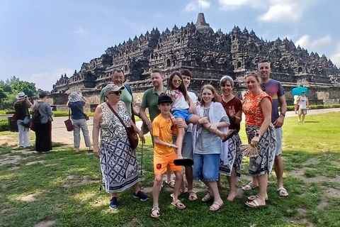 Yogyakarta: Borobudur Temple, Palm Sugar & Batik Tour