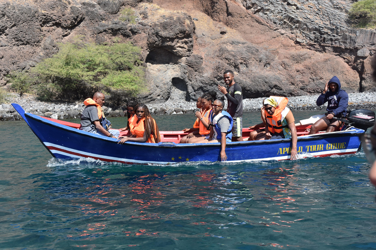 Wyspa Santiago: wycieczka łodzią do Aguas BelasWyspa Santiago: Wycieczka łodzią do Aguas Belas