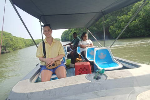 Hamilton Canal Boat Sapari & Negombo Mangrove Sightseeing