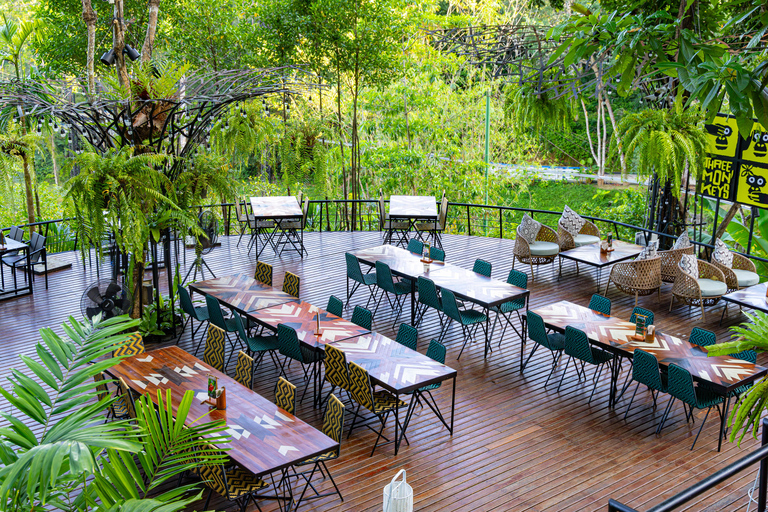 Phuket: Thai Dining Experience at Three Monkeys Restaurant Thai Set Menu for 2 - Set D