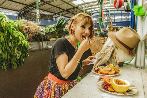Tour gastronómico por Bogotá: frutas exóticas, mercado y almuerzo local